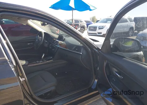 2013 BMW 328I xDrive z USA, uszkodzony, nr VIN WBA3B5C51DF590768